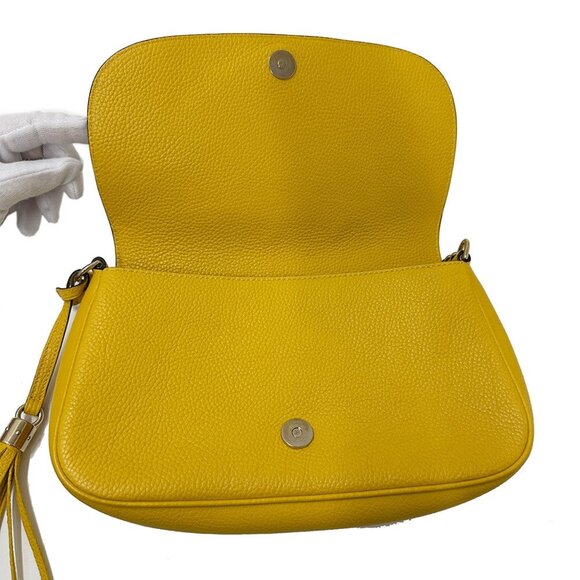 GUCCI Authentic Yellow Leather Shoulder Bag - Picture 9 of 14